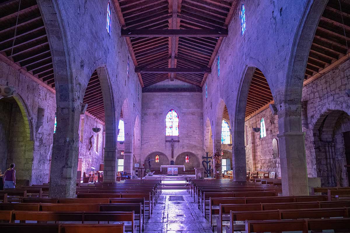 Aigues Mortes in der Kirche Notre Dame des Sablons